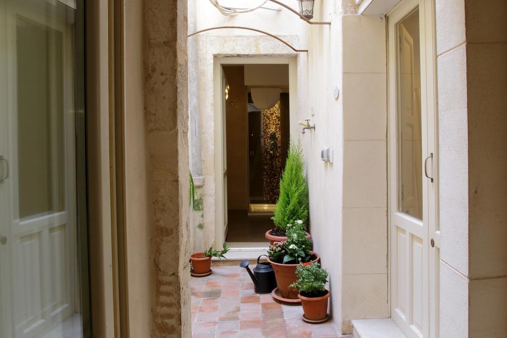 Ortigia Guest House Casa Flora Syracuse Exterior photo