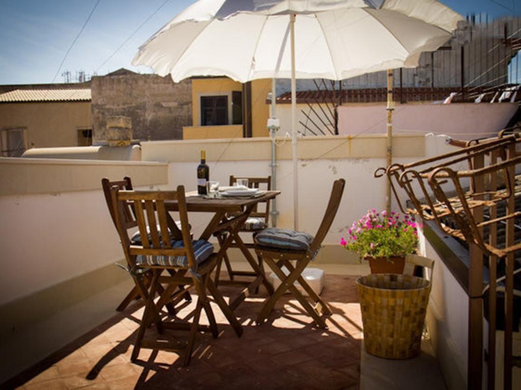 Ortigia Guest House Casa Flora Syracuse Exterior photo